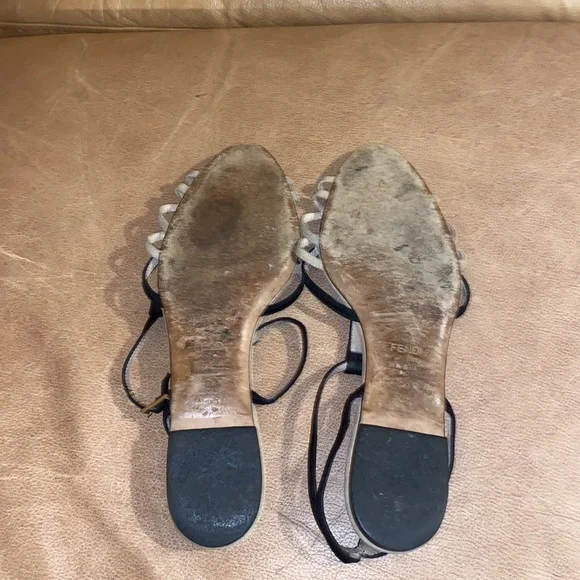 Fendi Flats - Picture 4 of 5